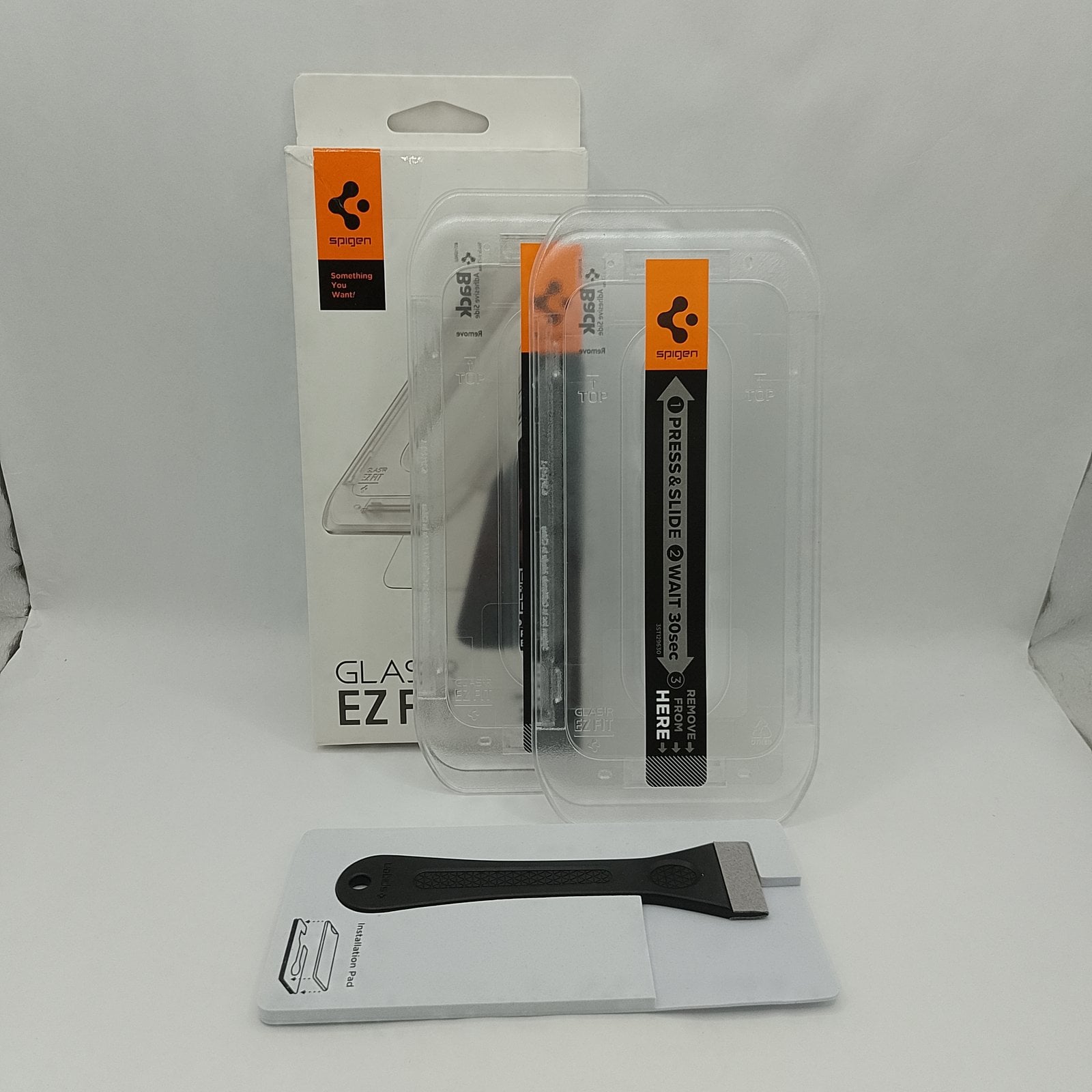 Spigen iPhone 16 Pro 2 Screen Protector Glas.tR EZ Fit Anti Reflective AGL07930