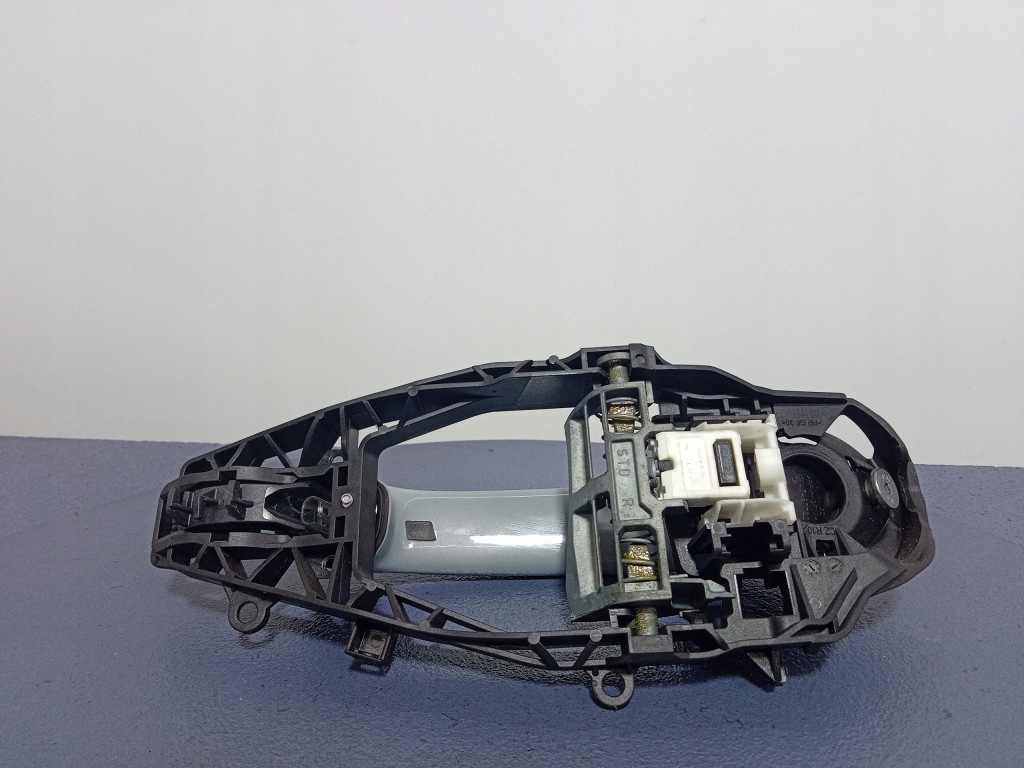 BMW M3 G80 Tьrgriff hinten rechts 7497722 C4P / AM 99718