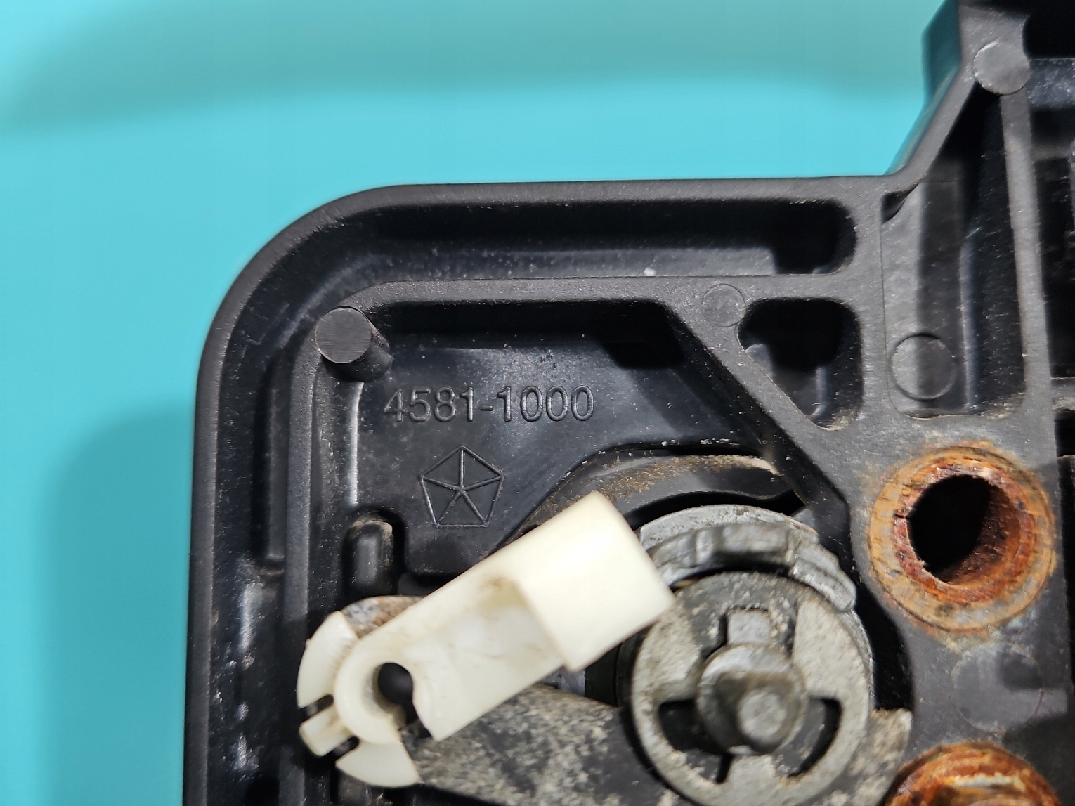Vorderer linker дuЯerer Tьrgriff Jeep Grand Cherokee IV WK2 4581-1000 04589887A