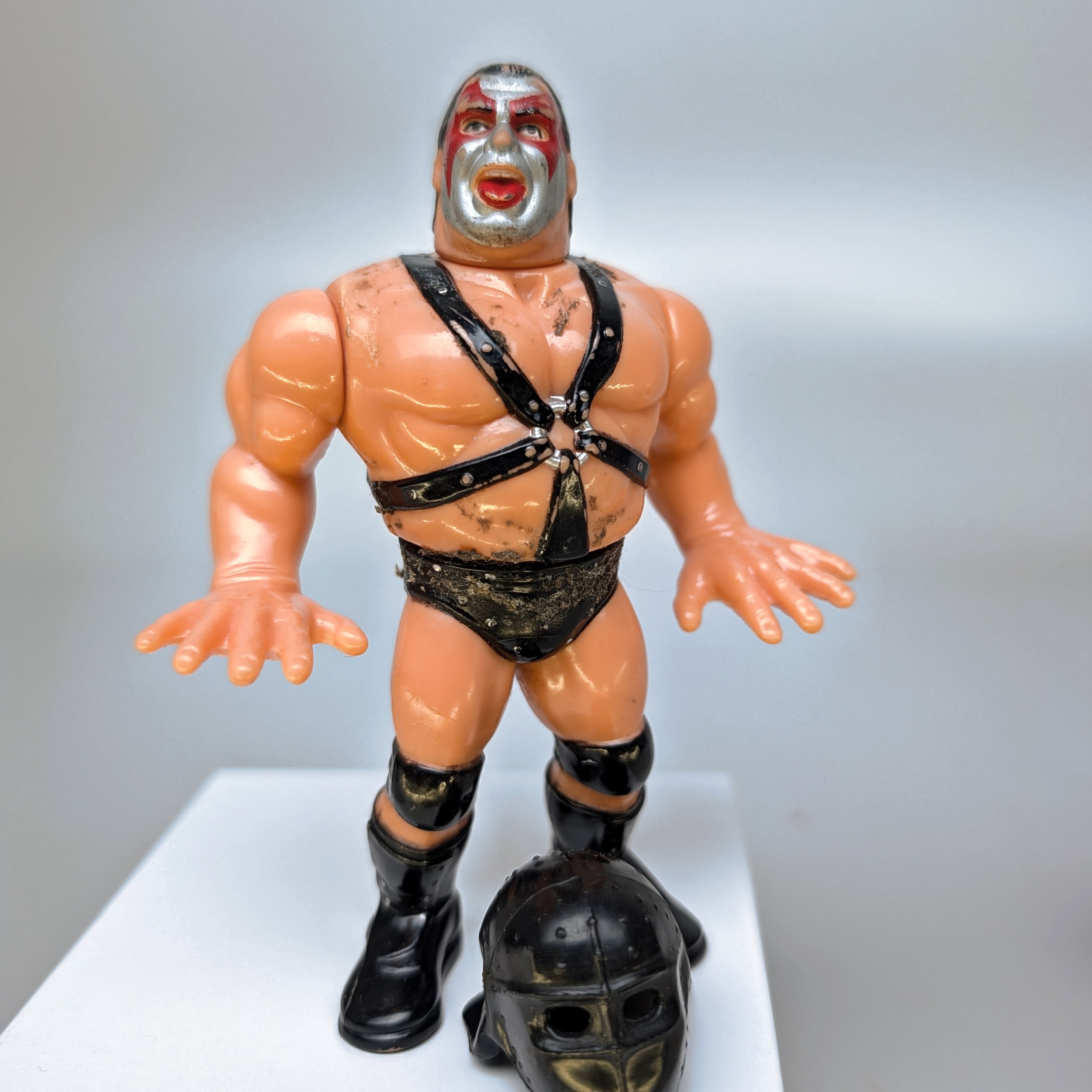 Hasbro Demolition Crush & Smash w/ 2 Helmets Action Figures WWF WWE Wrestling - Picture 10 of 16