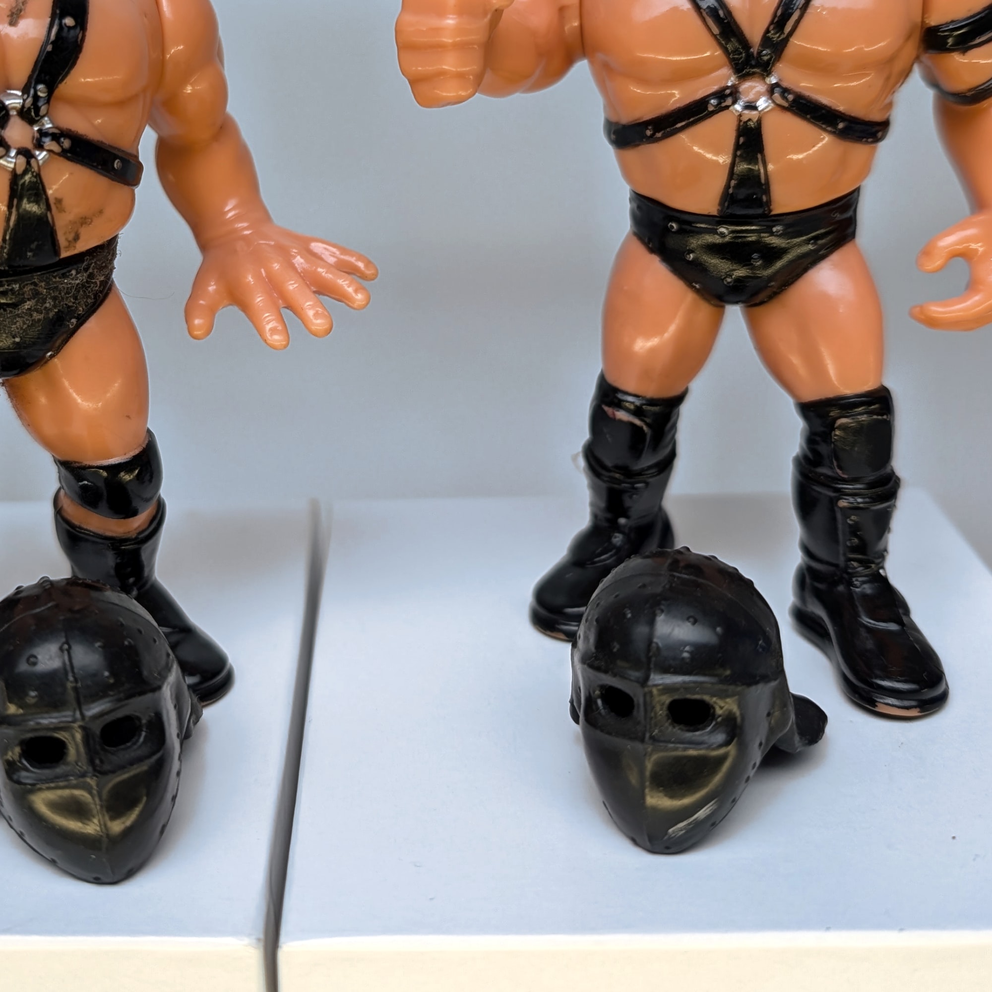 Hasbro Demolition Crush & Smash w/ 2 Helmets Action Figures WWF WWE Wrestling - Picture 2 of 16