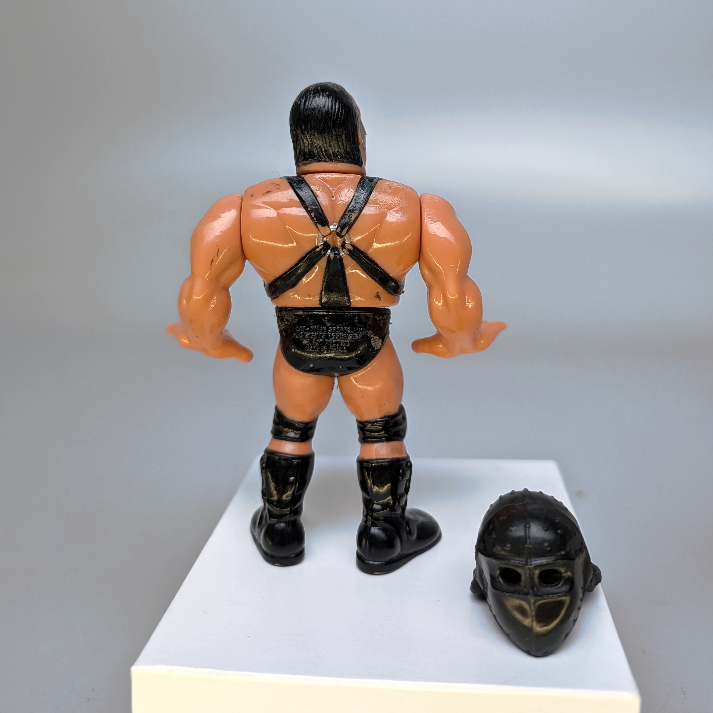 Hasbro Demolition Crush & Smash w/ 2 Helmets Action Figures WWF WWE Wrestling - Picture 13 of 16