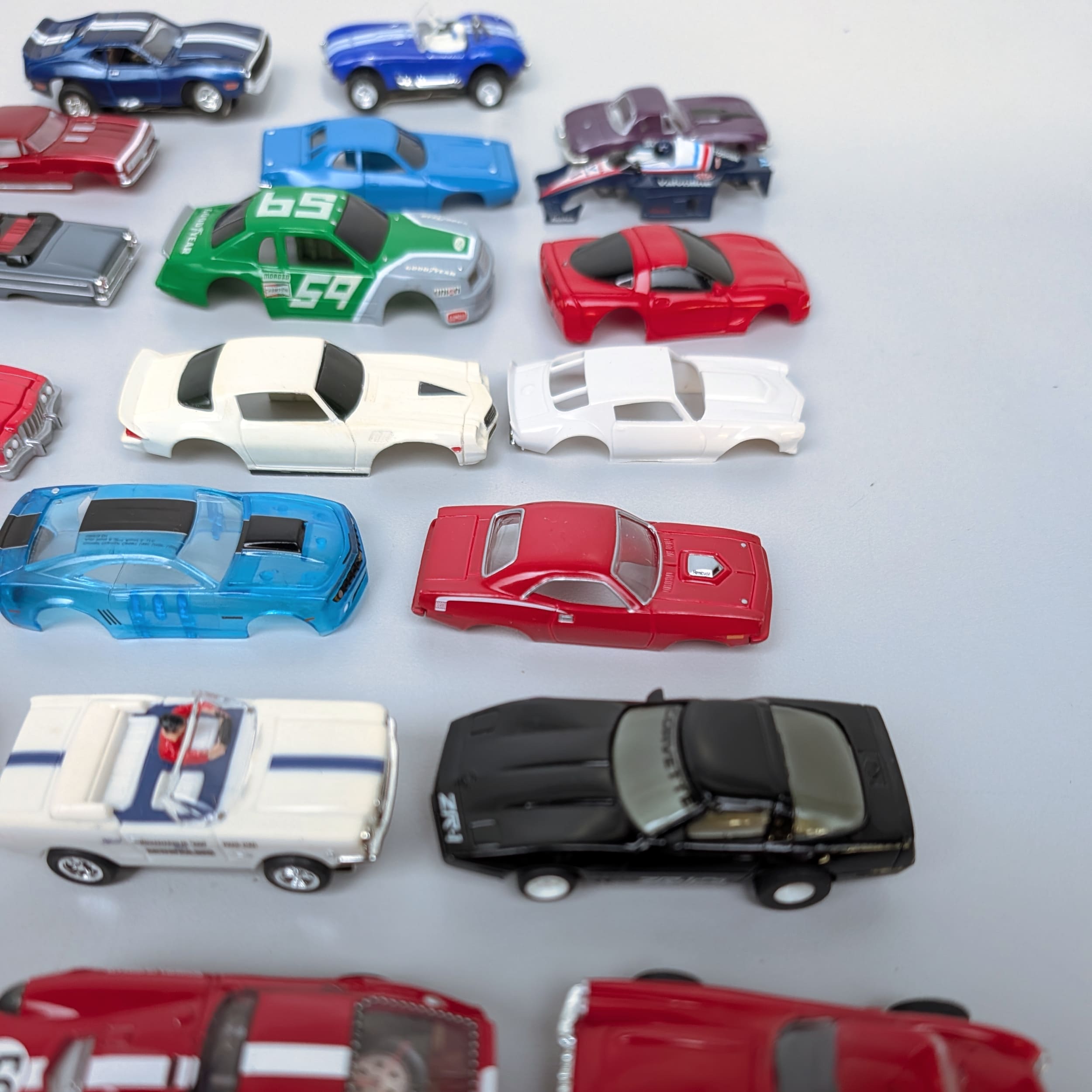HO Scale Slot Car Lot Auto World+Complete+Parts+Bodies+Chassis+NASCAR 🏁