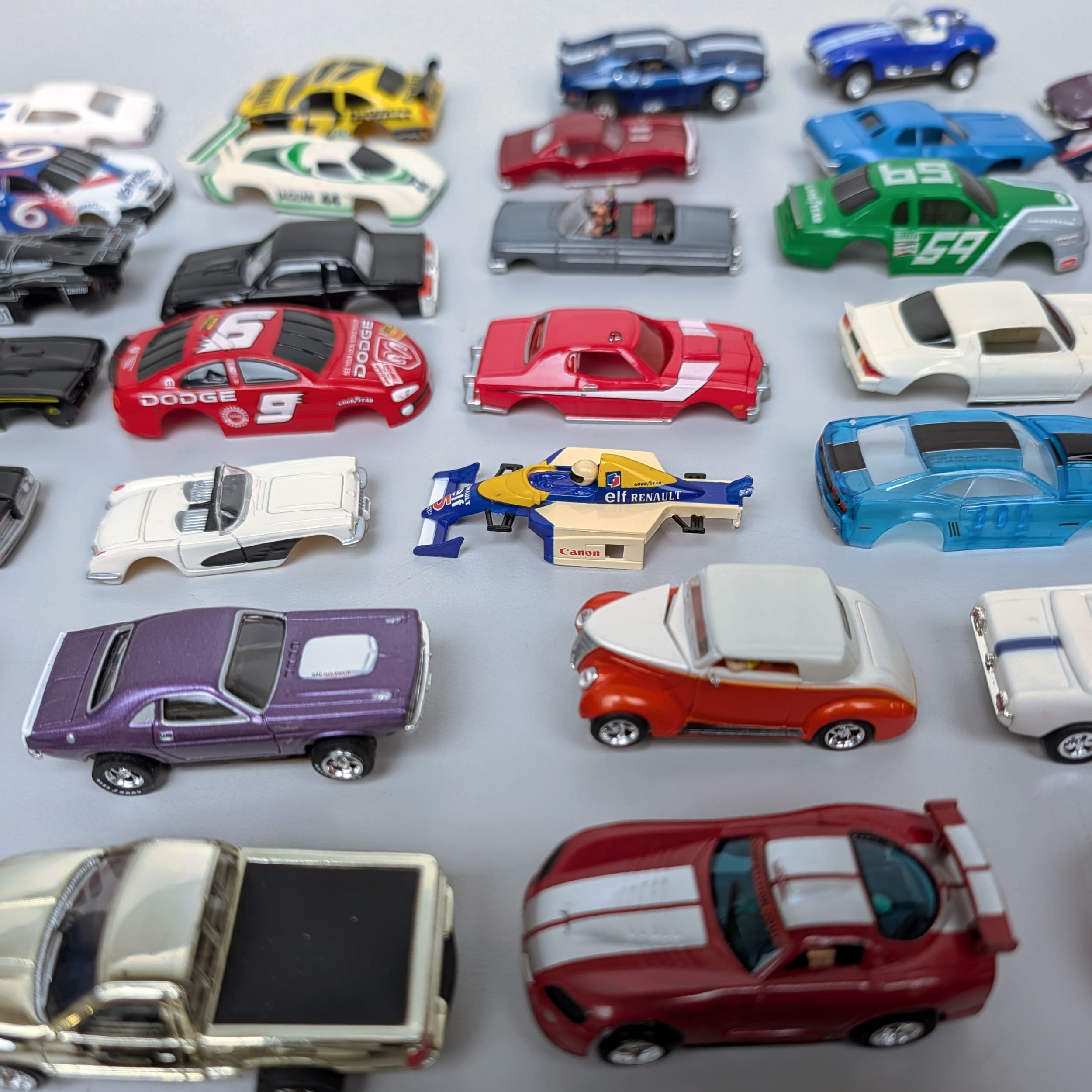 HO Scale Slot Car Lot Auto World+Complete+Parts+Bodies+Chassis+NASCAR 🏁