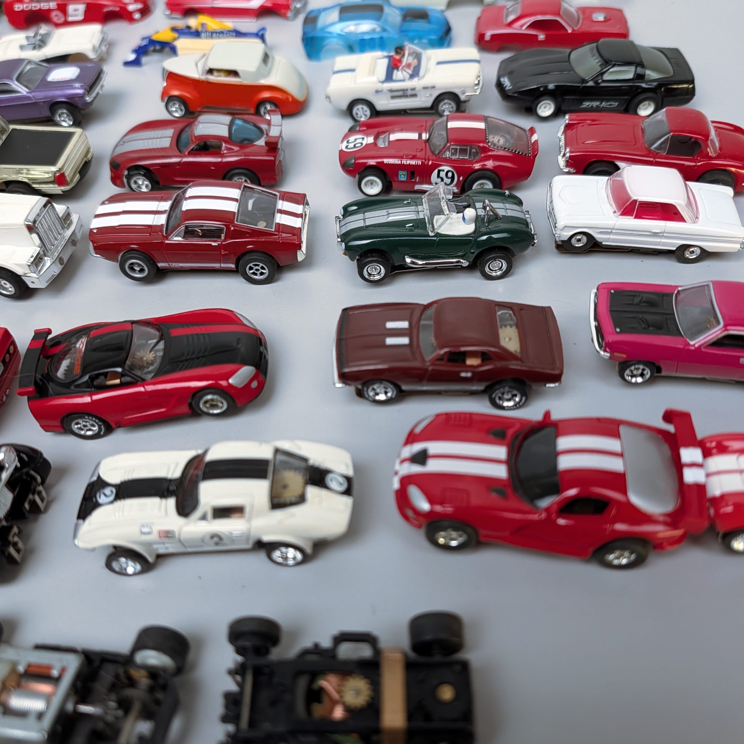 HO Scale Slot Car Lot Auto World+Complete+Parts+Bodies+Chassis+NASCAR 🏁
