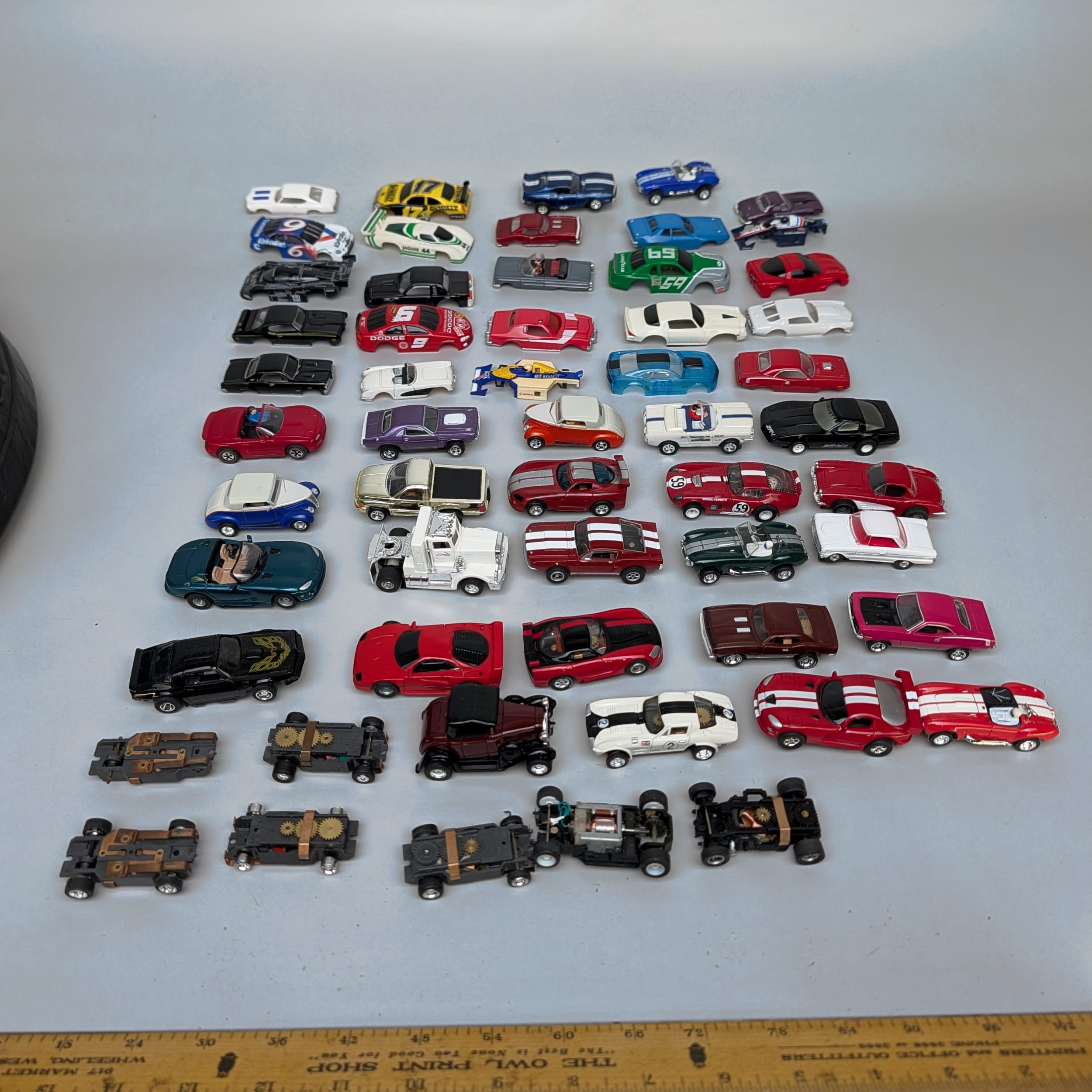 HO Scale Slot Car Lot Auto World+Complete+Parts+Bodies+Chassis+NASCAR 🏁