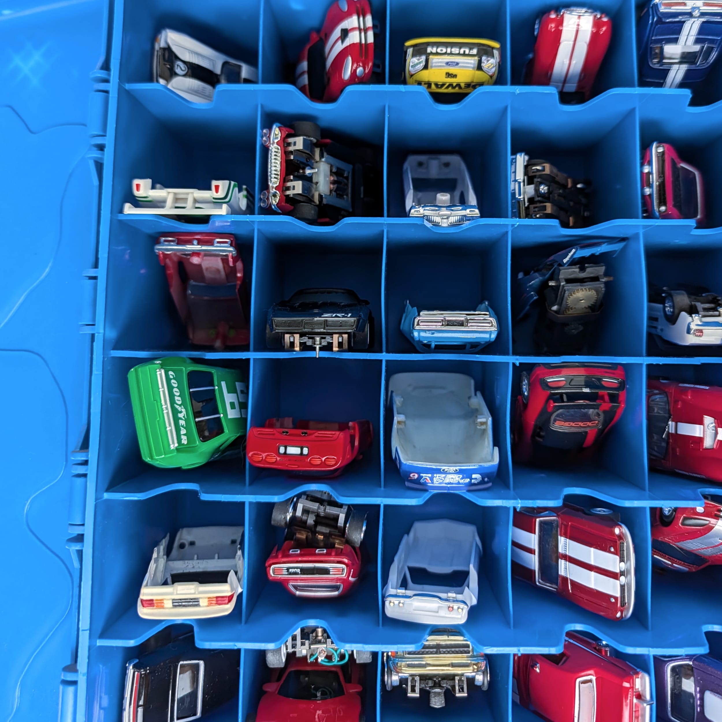 HO Scale Slot Car Lot Auto World+Complete+Parts+Bodies+Chassis+NASCAR 🏁