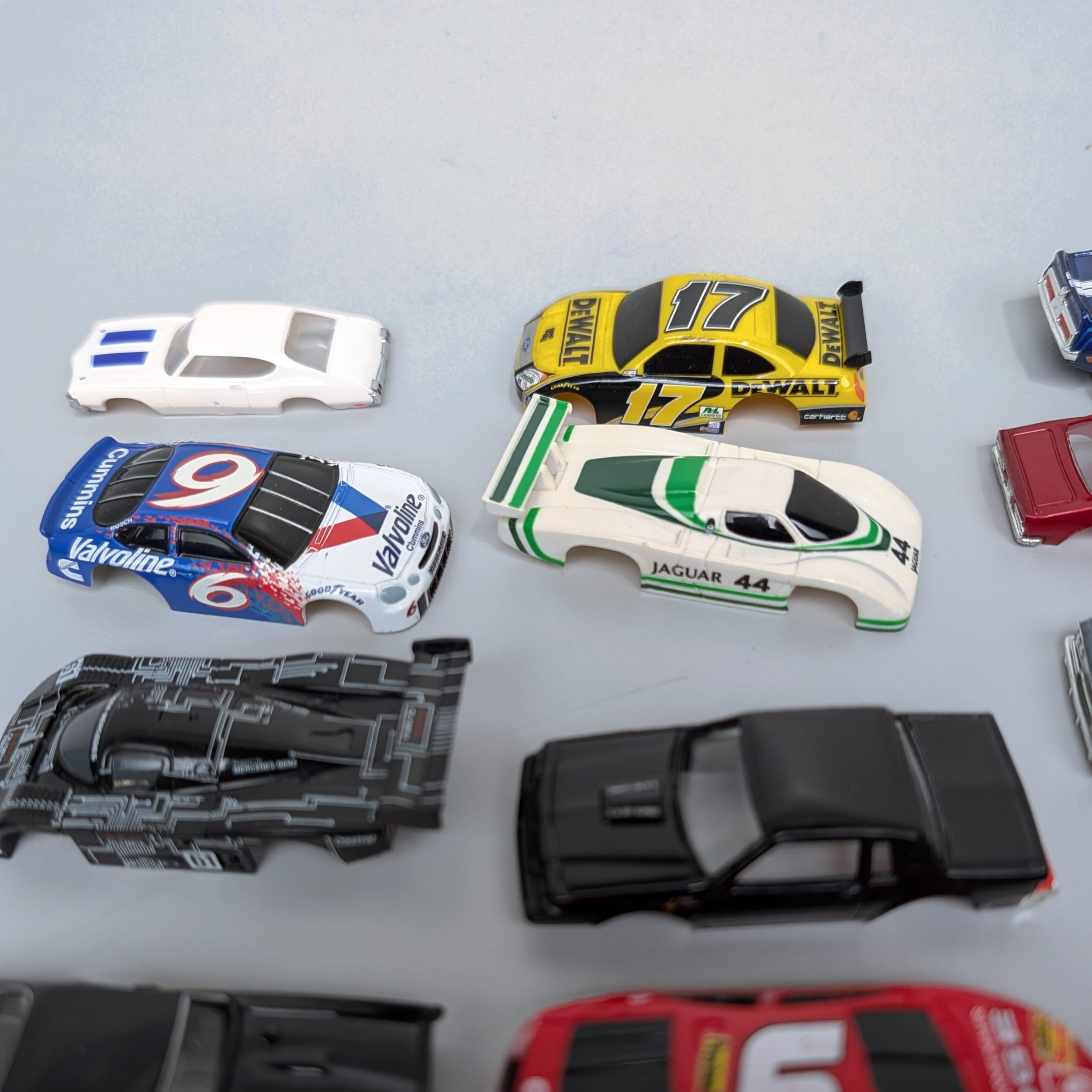 HO Scale Slot Car Lot Auto World+Complete+Parts+Bodies+Chassis+NASCAR 🏁