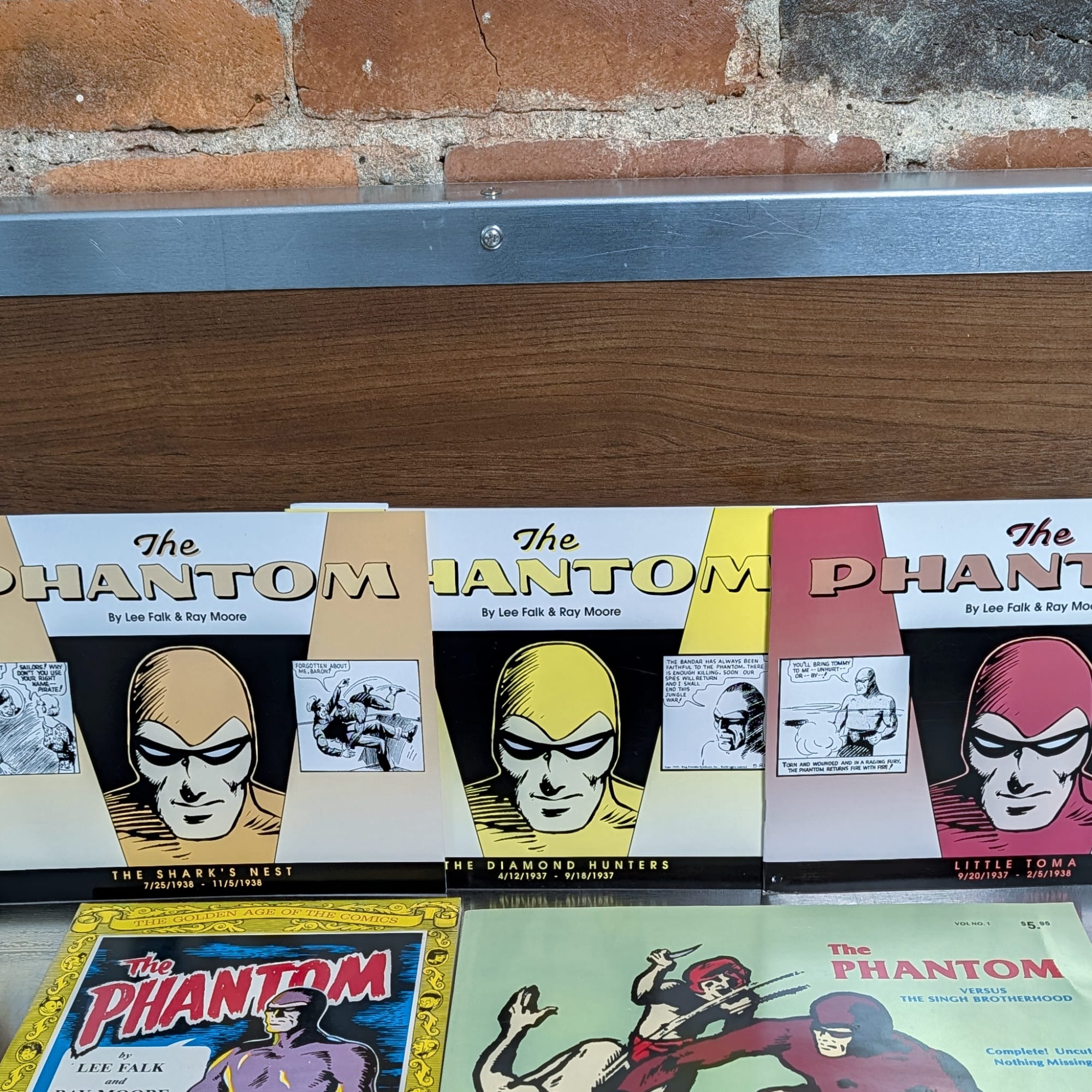The Phantom Comic Book Lot of 5 Lee Falk Shark+Diamond+Toma+Prisoner+Singh