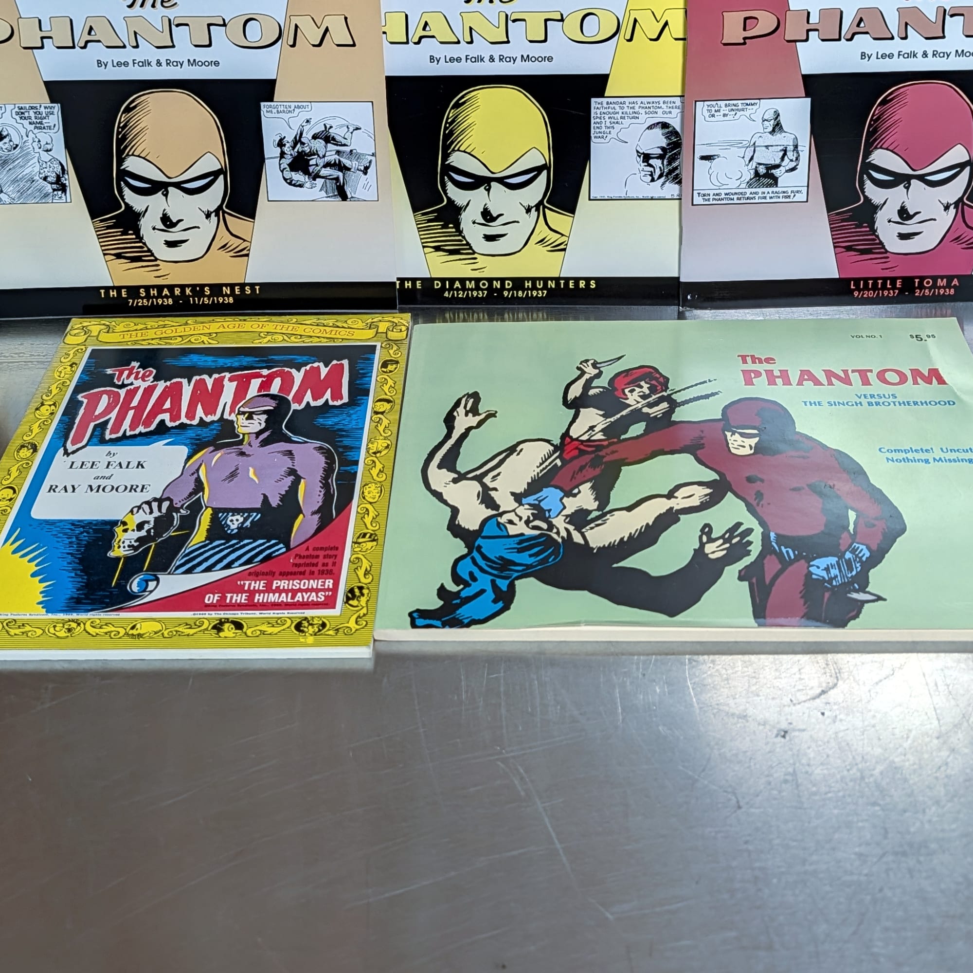 The Phantom Comic Book Lot of 5 Lee Falk Shark+Diamond+Toma+Prisoner+Singh