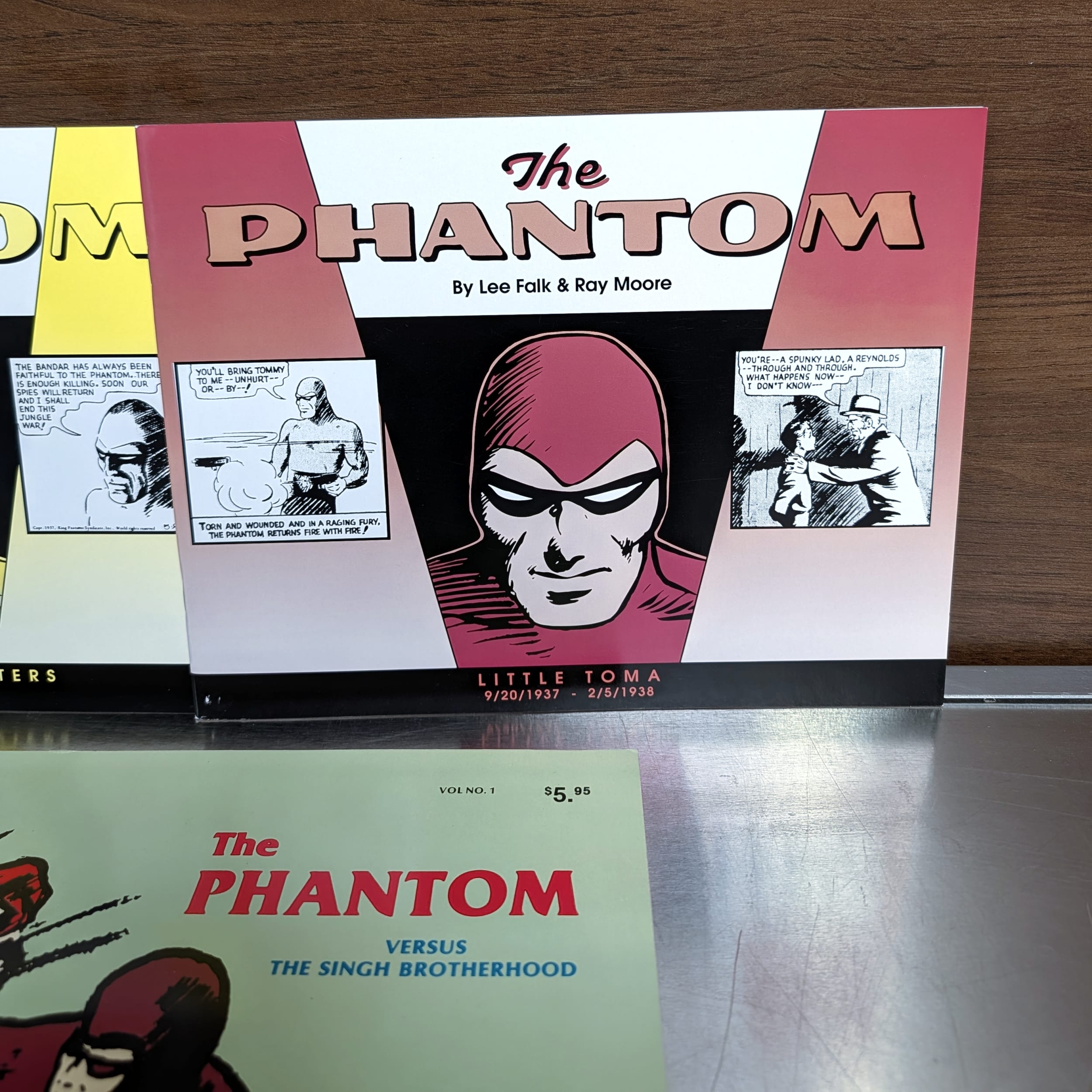 The Phantom Comic Book Lot of 5 Lee Falk Shark+Diamond+Toma+Prisoner+Singh