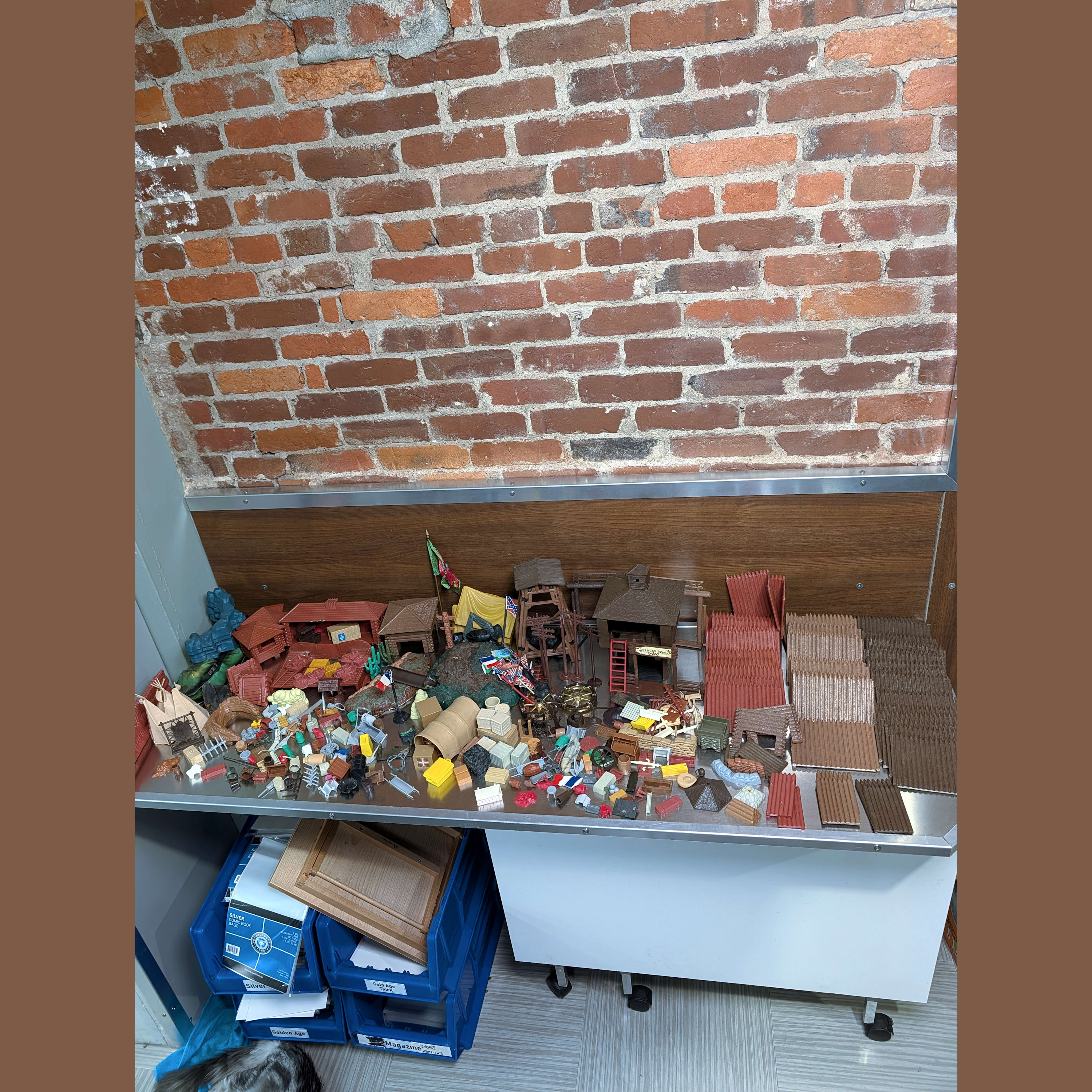 Marx Fort Apache Playset Vintage Huge Lot Buldings Fences Accessories & Parts