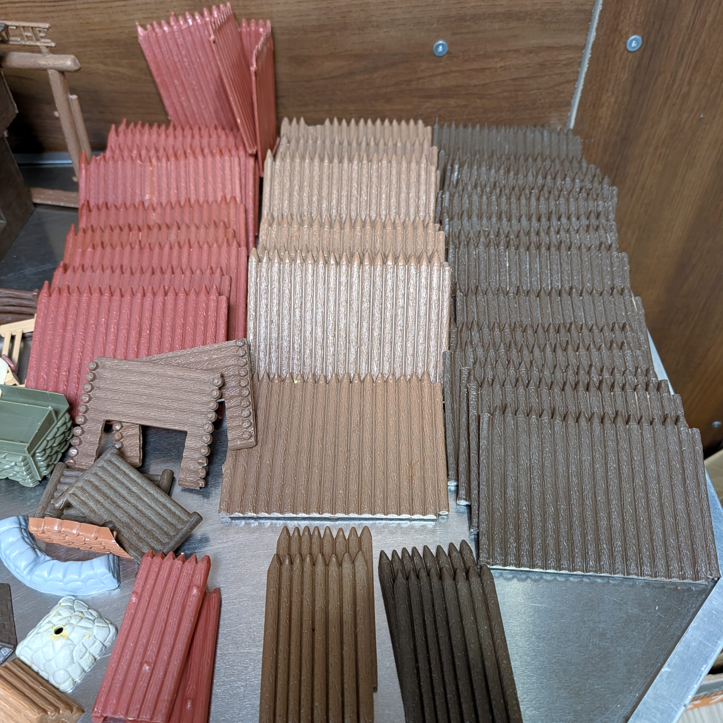Marx Fort Apache Playset Vintage Huge Lot Buldings Fences Accessories & Parts