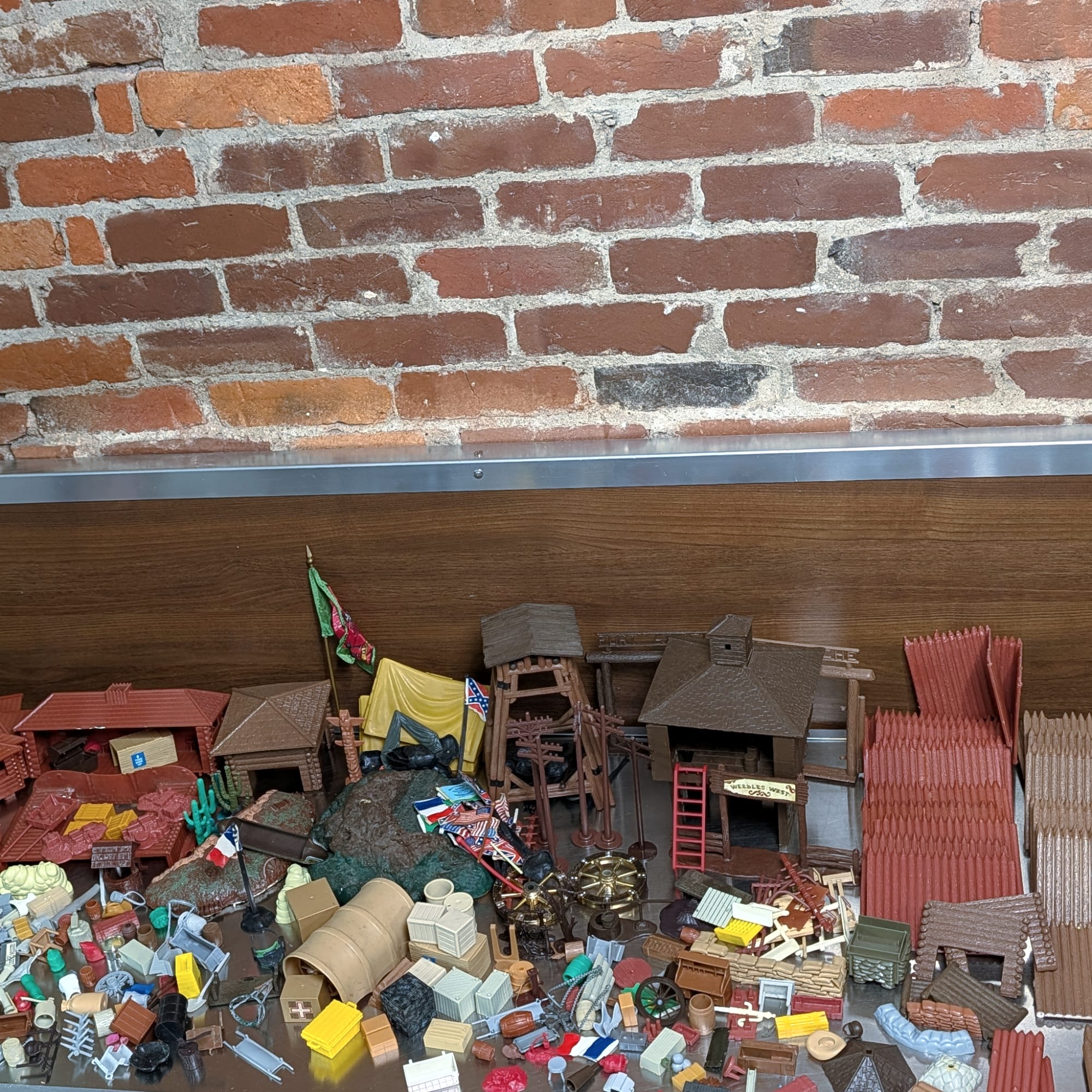 Marx Fort Apache Playset Vintage Huge Lot Buldings Fences Accessories & Parts
