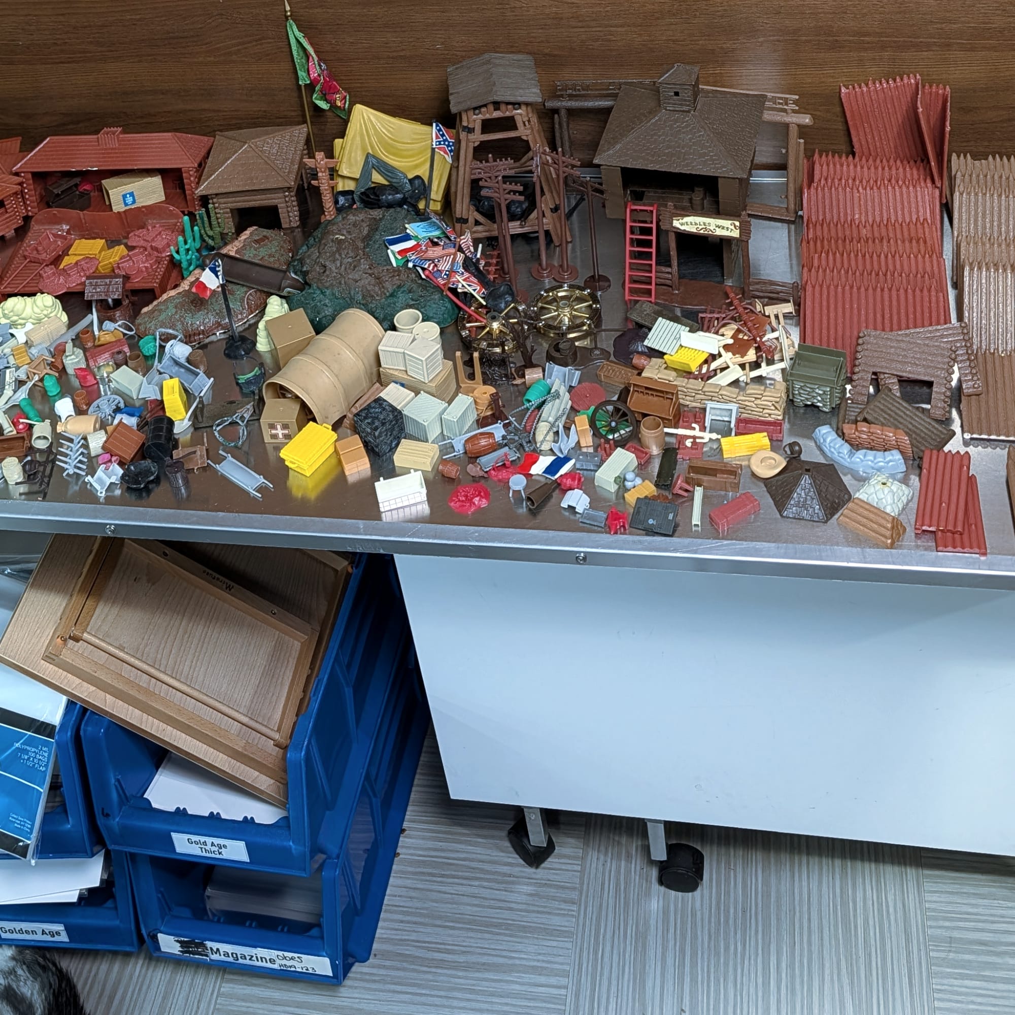 Marx Fort Apache Playset Vintage Huge Lot Buldings Fences Accessories & Parts