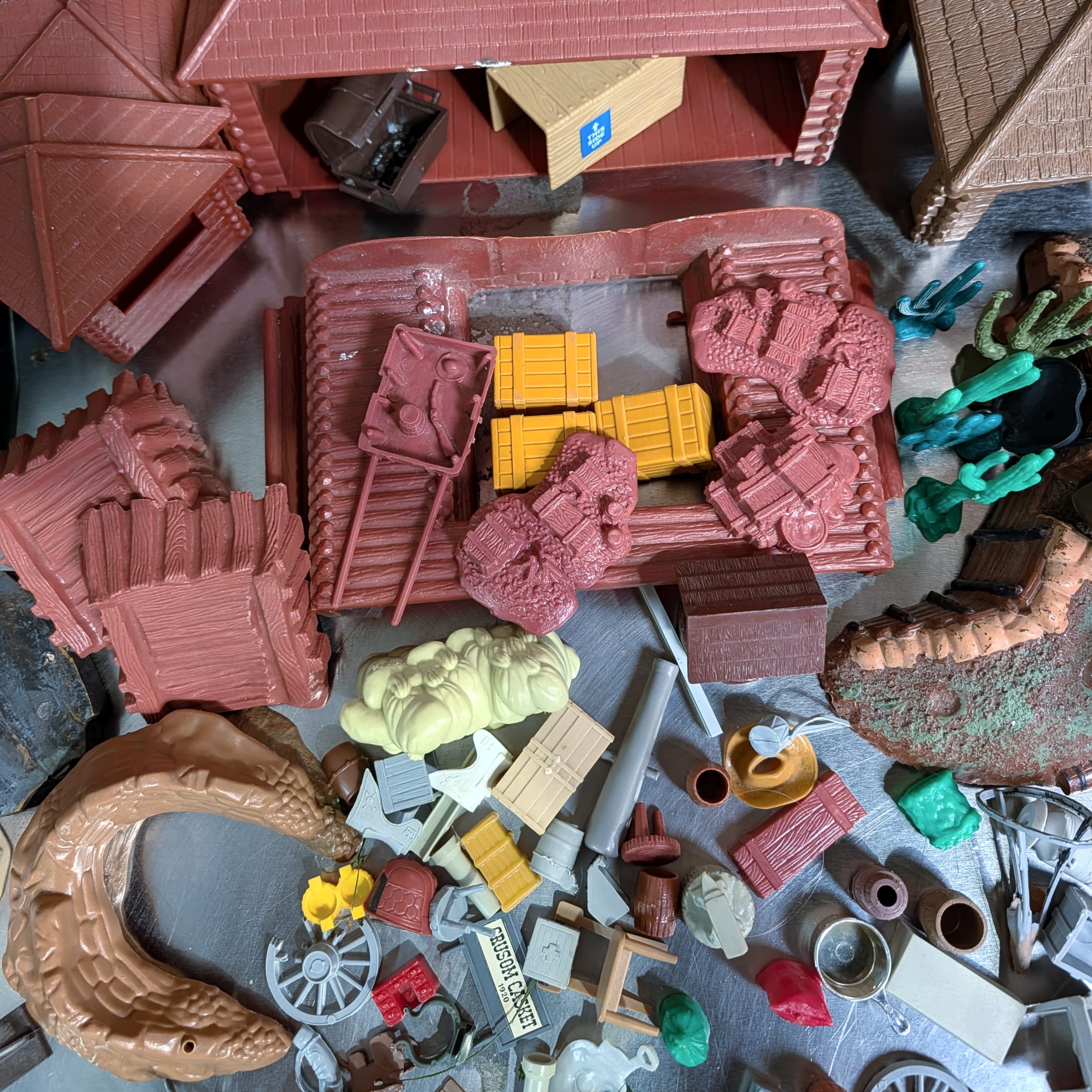 Marx Fort Apache Playset Vintage Huge Lot Buldings Fences Accessories & Parts
