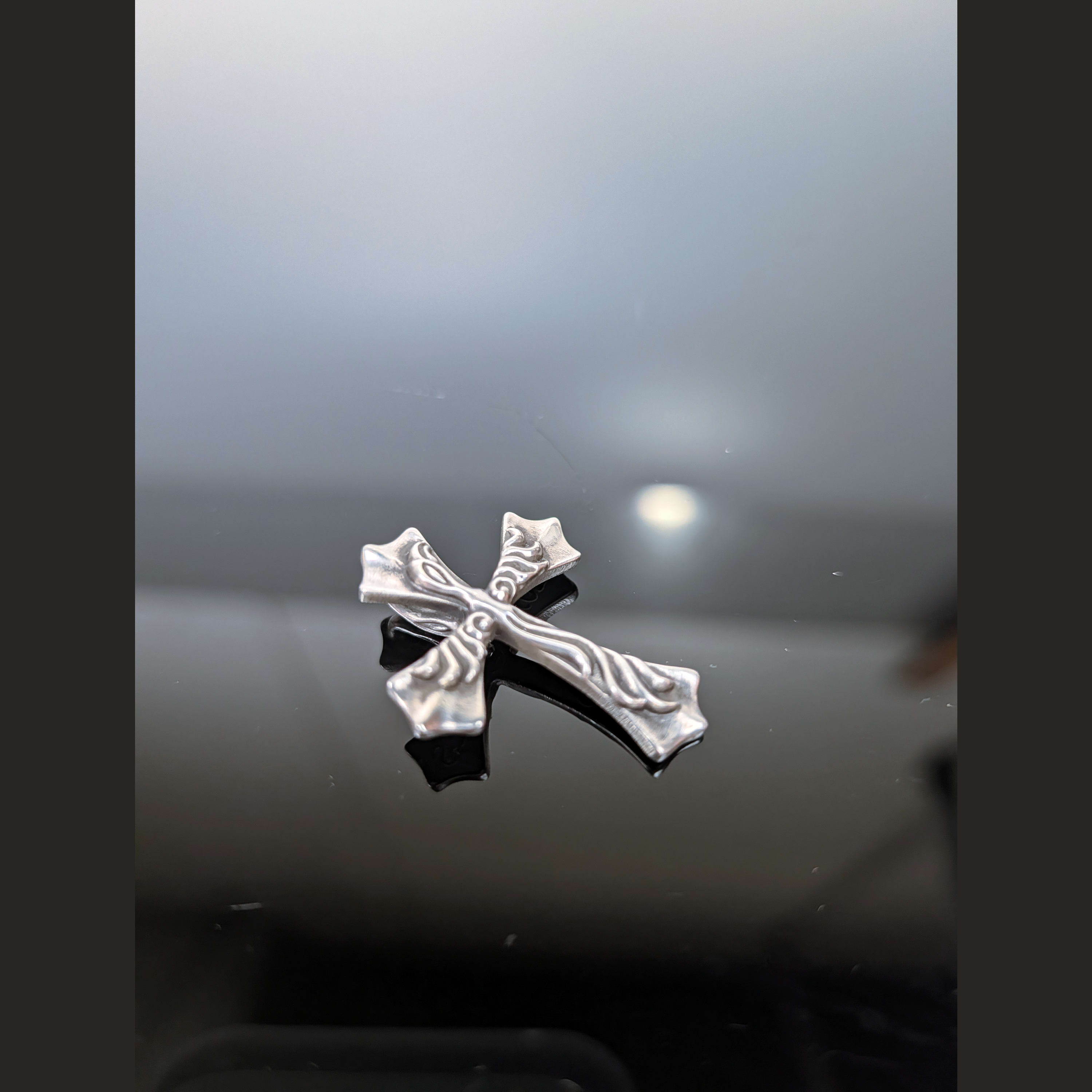 LONE ONES Leonard Kamhout Mating Flight Spread Eagle Silver 925 Cross 7.3 Grams