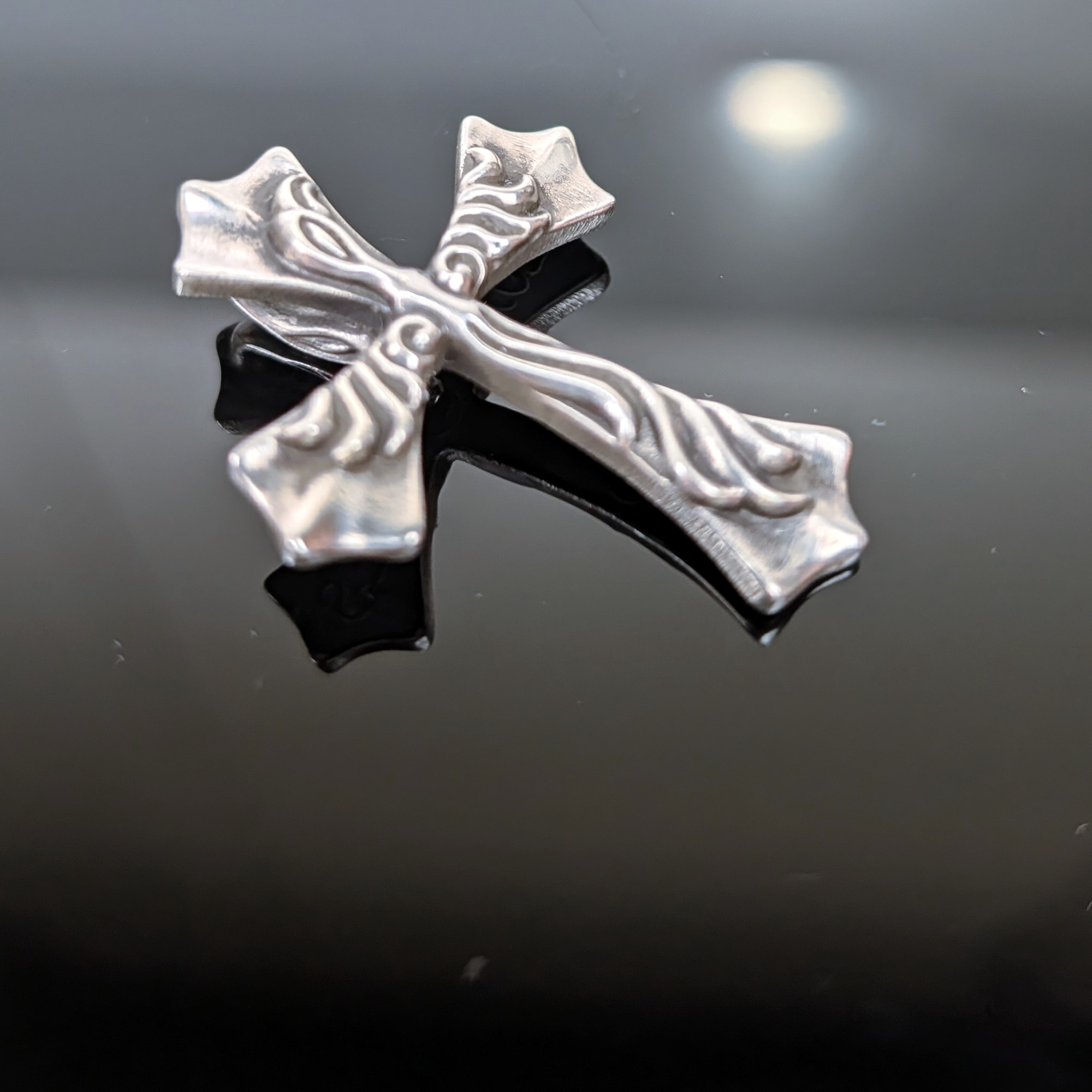 LONE ONES Leonard Kamhout Mating Flight Spread Eagle Silver 925 Cross 7.3 Grams