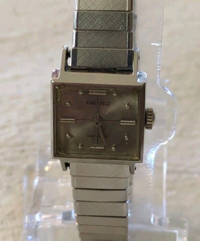 Rare! Vintage 1960s Silver SEIKO DIASHOCK Watch W/Band 17J 1004D Movement. RUNS!