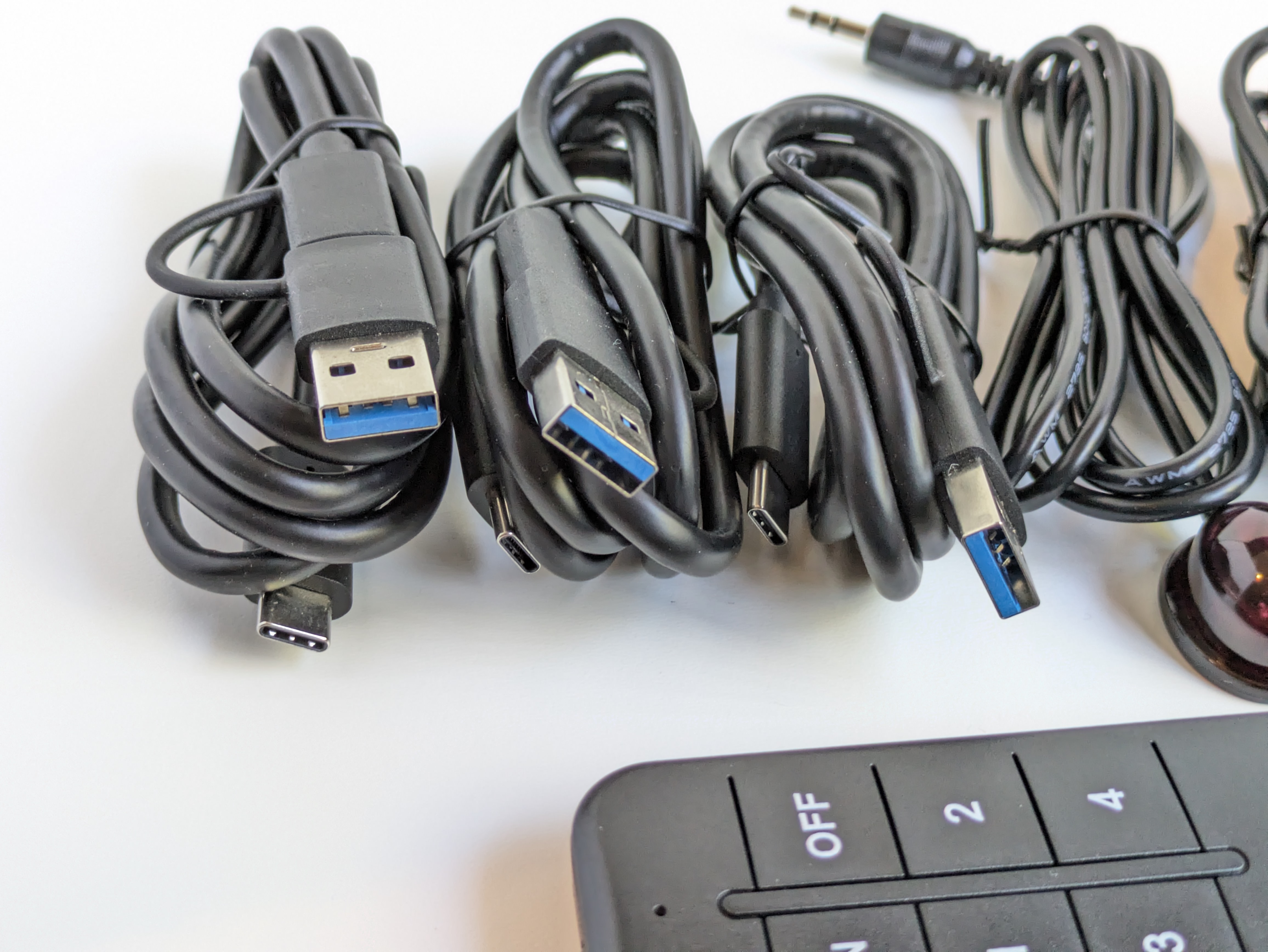 CMSTEDCD 3 Port USB C KVM Switch with 3 HDMI, 4K@60Hz for Laptops & PC SW906