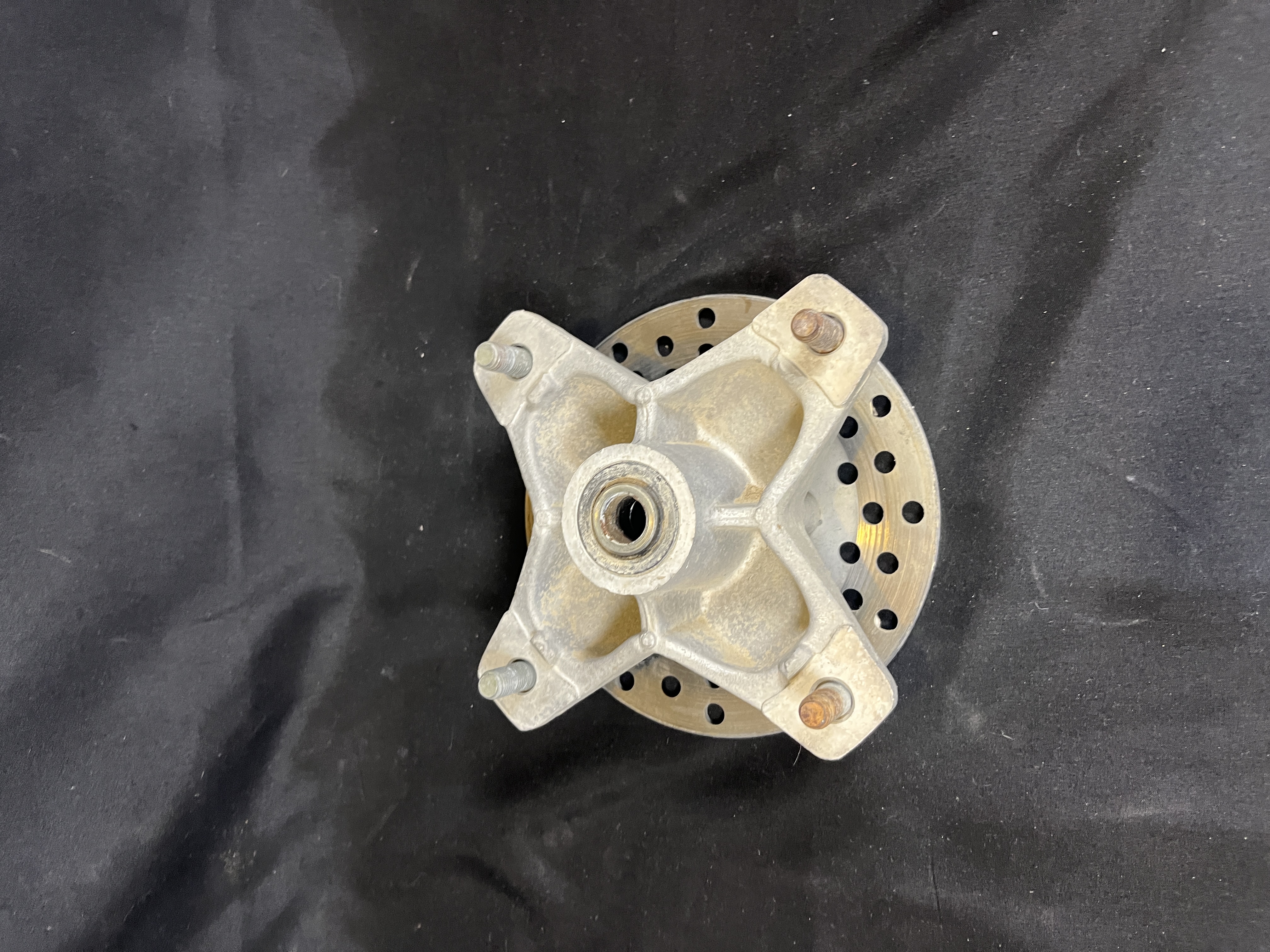 2004 04 Yamaha YFZ450 Front Wheel Hub #2 OEM 5LP-25111-00-00