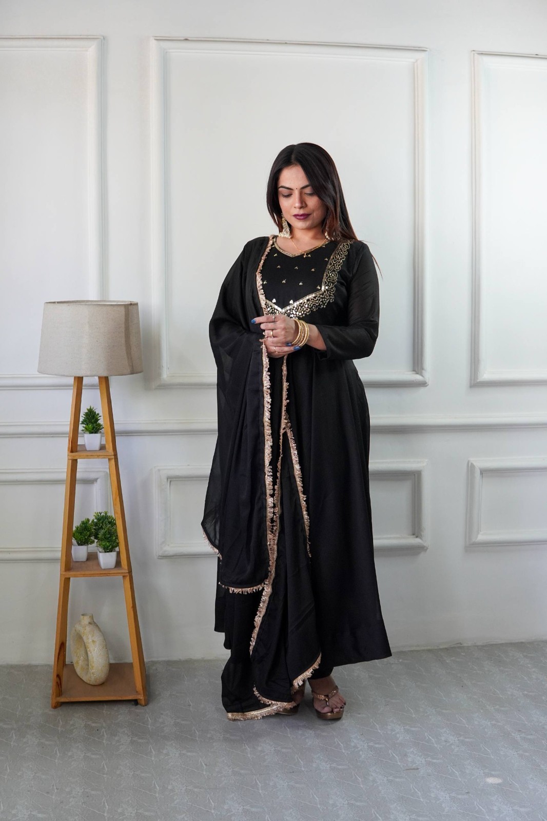 Premium Pakistani Salwar Kameez Set – Latest Fashion, Embellished & Elegant