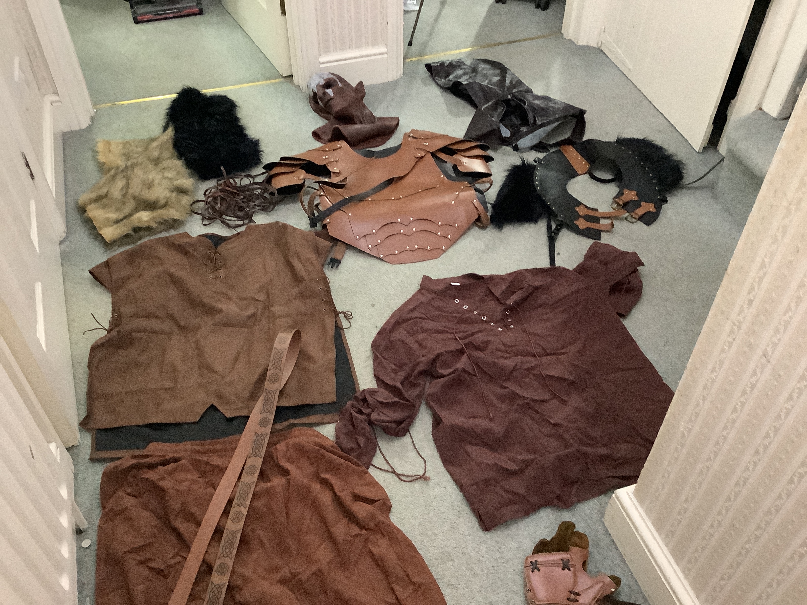 Orc Silicone Mask & Full Cosplay Costume XL - Picture 8 of 11