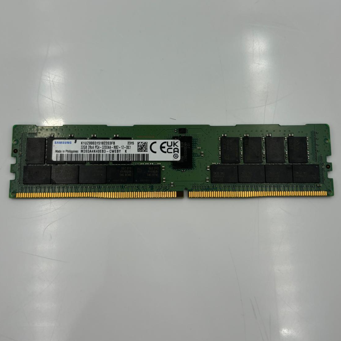 SAMSUNG M393A4K40EB3-CWEBY 32GB DDR4-3200 RDIMM PC4-25600R Dual Rank x4 Module - Picture 1 of 3