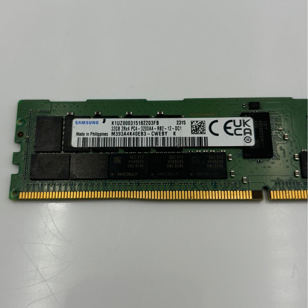 SAMSUNG M393A4K40EB3-CWEBY 32GB DDR4-3200 RDIMM PC4-25600R Dual Rank x4 Module - Picture 2 of 3